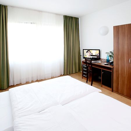 Hotel Luetzow Берлин Экстерьер фото