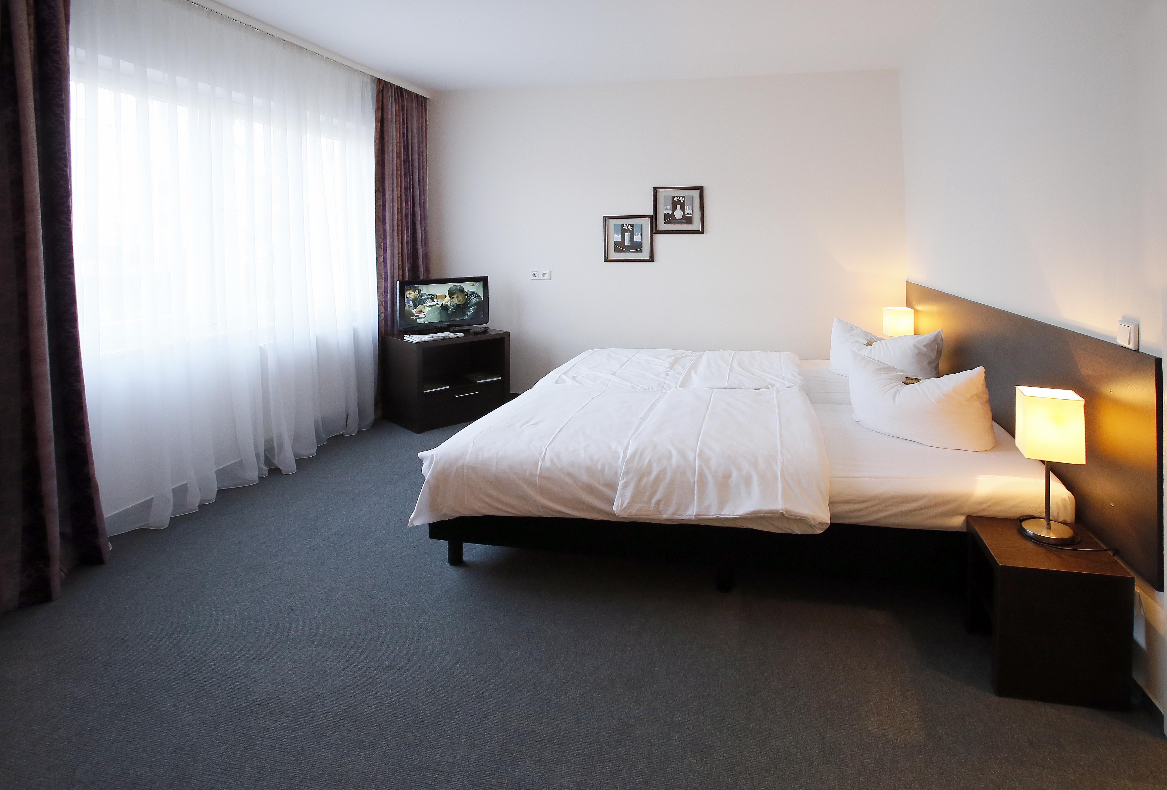 Hotel Luetzow Берлин Экстерьер фото
