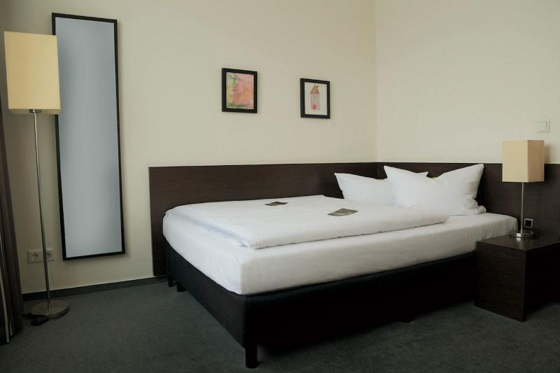 Hotel Luetzow Берлин Экстерьер фото